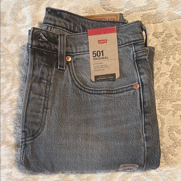Levi's 501 Original Denim in Charcoal - Picture 1 of 3